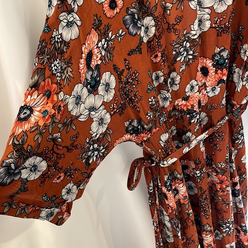 La charme u floral wrap dress - Picture 8 of 8